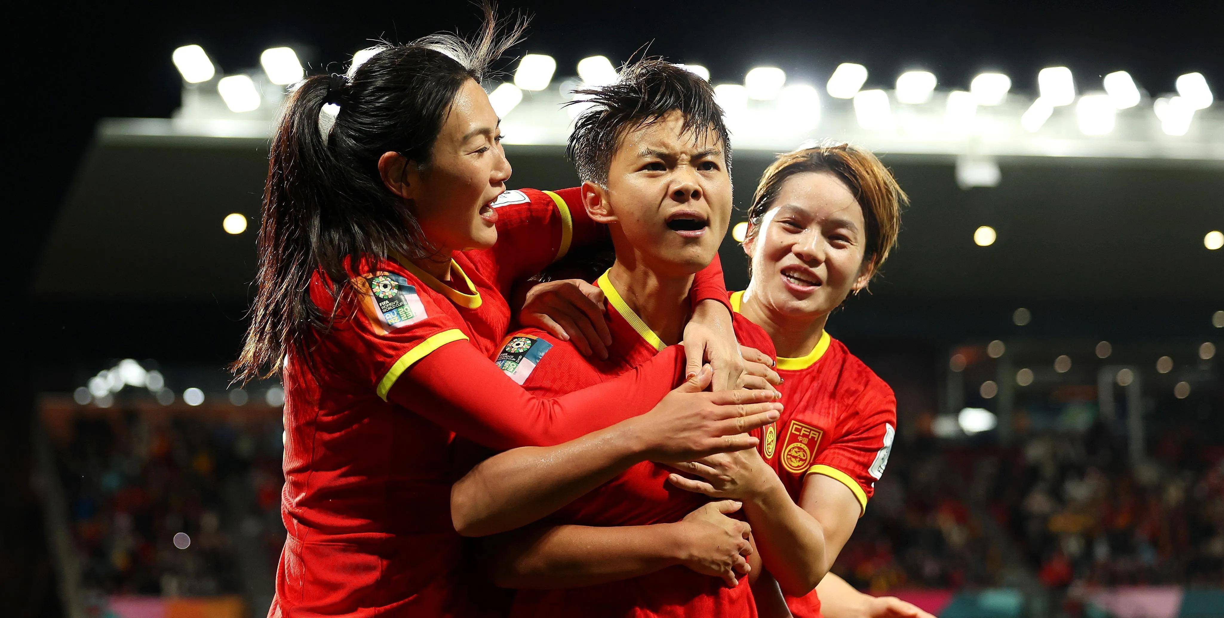 中国女排强势横扫国乒晋级半决赛，状态火热！
